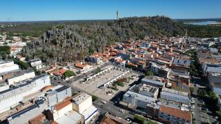Governo do Estado reforça saúde de Bom Jesus da Lapa com entrega de equipamentos