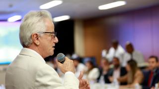 Reunião com prefeito de Araçás. Foto: Feijão Almeida/GOVBA