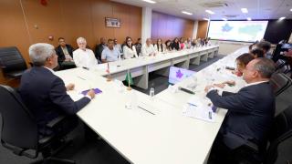 Reunião com prefeito de Araçás. Foto: Feijão Almeida/GOVBA