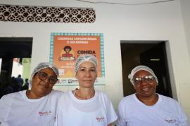 Na foto Roselene Souza Bastos (Lena), Crispina Santos e Adelaide Conceição da Silva, cozinheiras. Foto: Wuiga Rubini/GOVBA