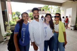 Na foto, Nivaldo Milet e estudantes. Foto: Wuiga Rubini/GOVBA