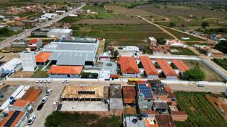 Em agenda regionalizada, governador entrega obras, equipamentos e assina pacote de obras para Adustina