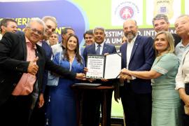 Sanção da lei que cria novos comandos regionais e cargos para a Polícia Militar da Bahia. Foto: Wuiga Rubini/GOVBA
