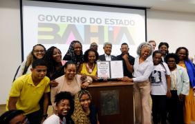 Assinaturas e anúncios de licitações e convênios. Foto: Joá Souza/GOVBA