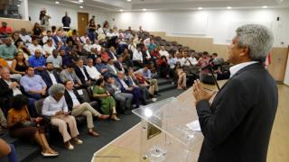 Assinaturas e anúncios de licitações e convênios. Foto: Joá Souza/GOVBA