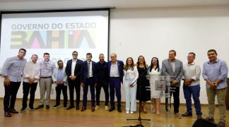 Assinaturas e anúncios de licitações e convênios. Foto: Joá Souza/GOVBA