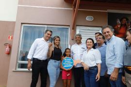 Em Barreiras, governador entrega 500 moradias do Minha Casa, Minha Vida e obras de pavimentação