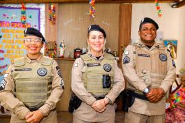 Grupo de Teatro da PM da Bahia leva pré-carnaval a lares de idosos em ação de acolhimento e valorização da vida