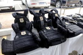 Governo do Estado reforça segurança pública com entrega de fuzis e novas viaturas