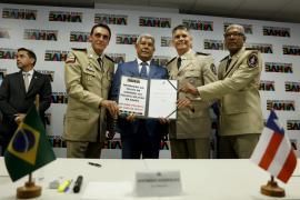 Jerônimo Rodrigues assina 130 promoções e PMBA faz história com primeira mulher coronel da corporação