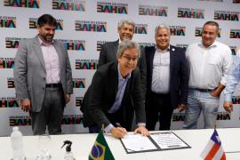 Governo do Estado assina ordem de serviço para construção de ponte em Alcobaça