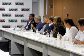 Riacho de Santana recebe ônibus escolar, ambulâncias e investimentos na pavimentação do Governo do Estado