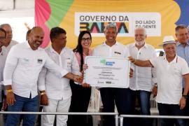 Governo entrega escola modernizada e anuncia pacote de obras em mobilidade e saúde para Conde