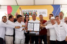 Governo entrega escola modernizada e anuncia pacote de obras em mobilidade e saúde para Conde