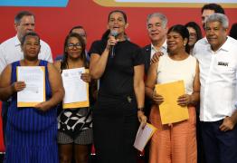 Famílias da Lagoa Grande são beneficiadas com títulos de regularização fundiária, em Feira de Santana