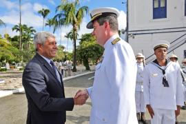 No Distrito Naval, Governo do Estado e Marinha do Brasil celebram o 2 de Julho com o hasteamento da bandeira