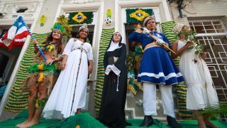 Lapinha amanhece tomada por multidão e celebração marca festejos do Dois de Julho, no Centro Histórico de Salvador