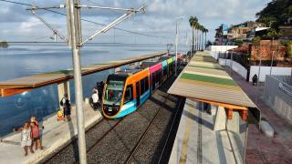 VLT inicia operação com passageiros na Parada Marisqueiras