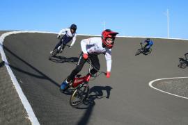 Jovens talentos do Projeto Pedal conquistam títulos continentais em Lima, no Peru