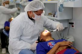 Odontomóvel  disponibiliza atendimento em saúde bucal gratuito para cerca de mil estudantes da rede estadual