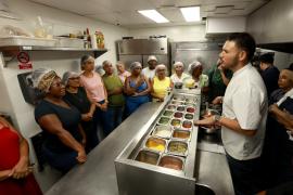 VLT de Salvador e RMS: Empreendedores e marisqueiras do Subúrbio participam de imersão em gastronomia de grande porte