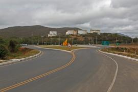 Em Jequié, Estado entrega requalificação da Avenida Tote Lomanto e anuncia obras nas áreas de saneamento e segurança pública