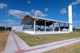 Em Teixeira de Freitas, Estado inaugura nova sede do Colégio da Polícia Militar e anuncia obras de infraestrutura, saneamento e saúde