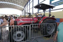 Durante 3ª Expo Belo Campo, Governo entrega equipamentos para produtores