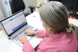 SEC_servidora_educação_EAD