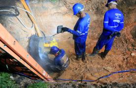 Embasa_conserto_tubulação_ vale do canela
