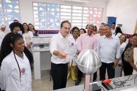 Entrega de colégio_feira de santana_ministros