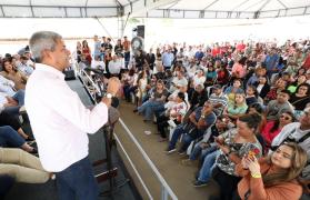 Em Barra do Choça, Governo do Estado inaugura colégio de tempo integral e outros equipamentos