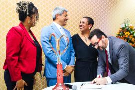 Transmissão de cargo da nova reitora da UFRB conta com a presença do governador