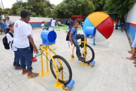 Escola de São Tomé de Paripe recebe Praça da Ciência, com equipamentos lúdico-científicos e inclusivos