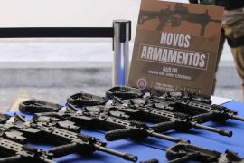 Com investimento de R$ 11,4 milhões, 590 fuzis e 1.075 pistolas são entregues para Polícia Militar da Bahia