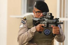 Com investimento de R$ 11,4 milhões, 590 fuzis e 1.075 pistolas são entregues para Polícia Militar da Bahia