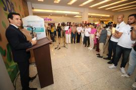 Outubro Rosa | Campanha Ligadas por Fios arrecada mechas de cabelo, bonés e turbantes para pacientes com câncer de mama