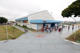 “Nós vamos disputar cada jovem da Bahia para que não siga o caminho do mal”, afirma governador em entrega de complexo poliesportivo de Itapetinga