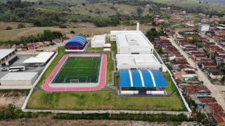 Jiquiriçá recebe escola em tempo integral; delegacia e companhia da PM também foram inauguradas