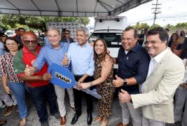 Governo do Estado entrega 68 ambulâncias tipo van para 66 municípios baianos