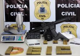 PC desarticula laboratório de drogas em Ipitanga e faz apreensões em condomínio de luxo de Lauro de Freitas