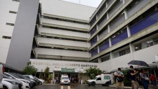 Com 70% do corpo queimado, idoso atingido por raio, em Teixeira de Freitas, é transferido de UTI aérea para o HGE