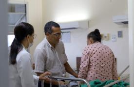 Com 70% do corpo queimado, idoso atingido por raio, em Teixeira de Freitas, é transferido de UTI aérea para o HGE