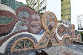 SDE homenageia Juarez Paraíso e entrega restauração do mural Flor de Pedras