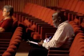 TCA reúne artistas e especialistas em teste acústico para nova fase do projeto de reforma da Sala Principal