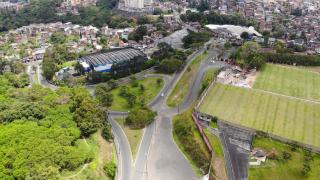Obra de duplicação de via que facilita acesso ao estádio Barradão é iniciada