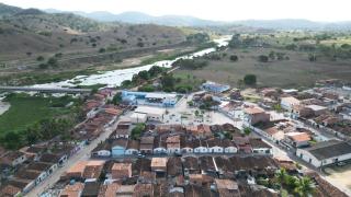 Entrega de sistema de abastecimento de água e equipamentos para a saúde em Aiquara completam investimentos em 150 municípios baianos em 2023