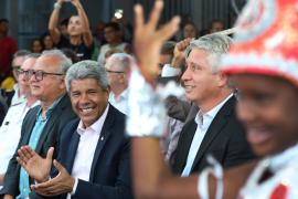 Estado assina contrato com empresa canadense para dobrar produção de energia solar na Bahia