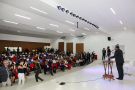 Em Lauro de Freitas, Geraldo Júnior prestigia aula motivacional do ministro Roberto Barroso para estudantes da rede estadual