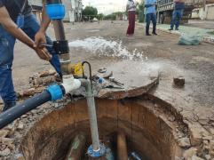 Embasa fornece água para Wanderley e Muquém do São Francisco por sistemas alternativos após temporal